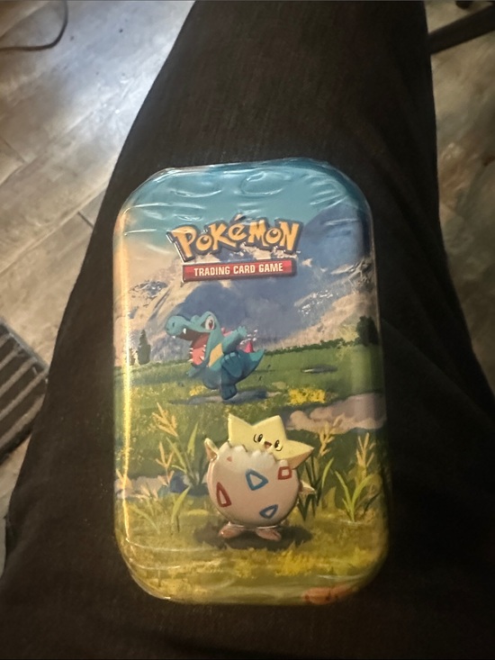 Pokemon Other - Pokemon Tin with Blue Totodile & Cream Togepi Artwork